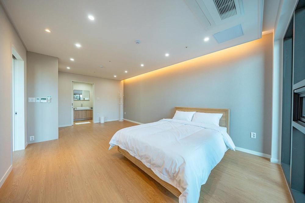 Отель Jecheon The Shine Cheongpung Номер фото