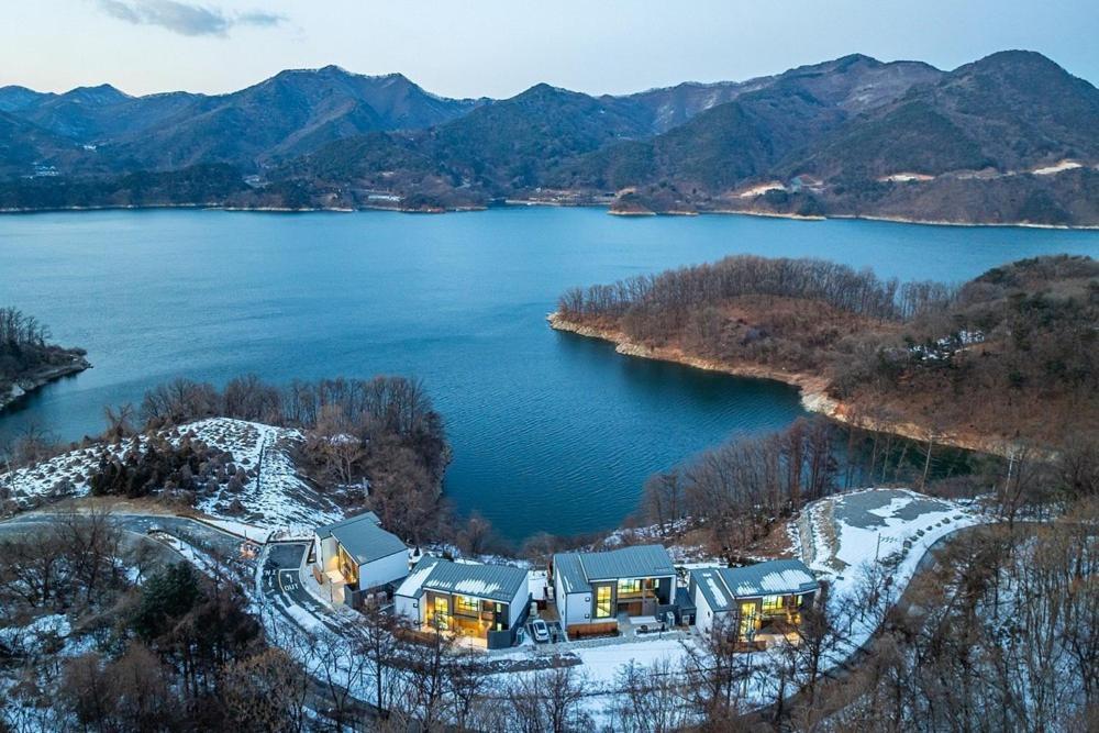 Отель Jecheon The Shine Cheongpung Экстерьер фото